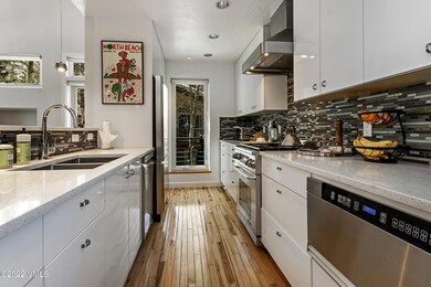 1466 Deer Blvd-006