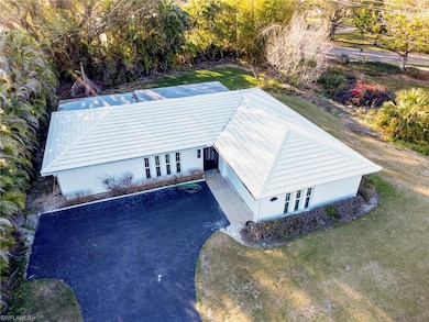 4851 Crayton Rd, Naples, FL 34103 - photo 2