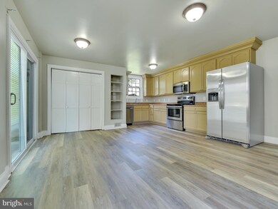 17 S Virginia Ave, Brunswick, MD 21716 - photo 6