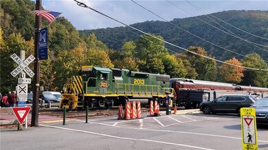 1029 Broadview Dr, Jim Thorpe, PA 18229 - photo 3