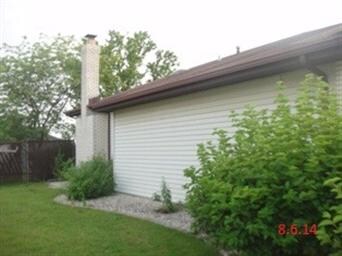 18626 Neal Cir, Country Club Hills, IL 60478 - photo 2