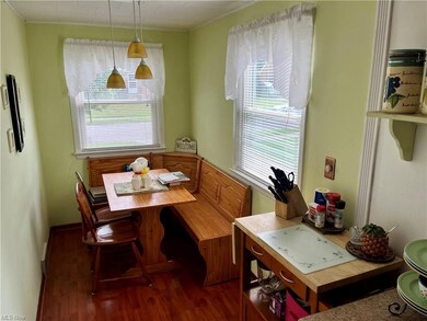eat in kitchen