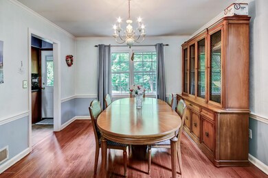 004_Dining Room