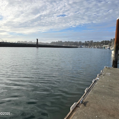 1000 SE Bay Blvd unit M105, Newport, OR 97365 - photo 2