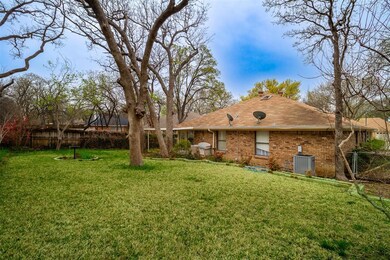 1213 Donna Ln, Bedford, TX 76022 - photo 3