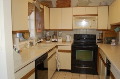 Main Unit Kitchen 2