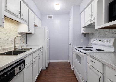 Oak Hollow Condominiums unit 2001A, Dallas, TX 75231 - photo 5