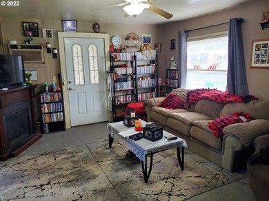 215 N Chase St, Heppner, OR 97836 - photo 6