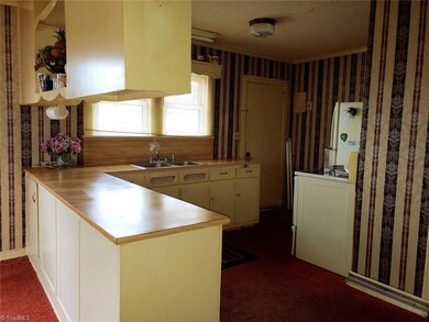 1014 Lee St, Asheboro, NC 27203 - photo 5