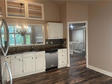 10311 Garnett St, Overland Park, KS 66214 - photo 4