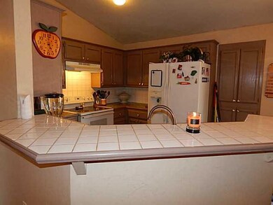 Kitchen. Kitchen with breakfast bar.