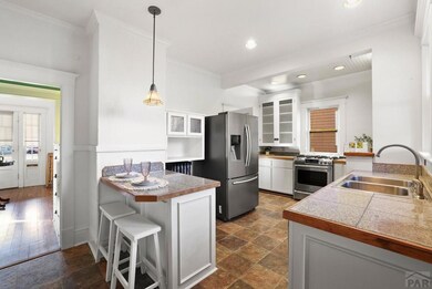 Large Gas Oven and All Kitchen Appliances included