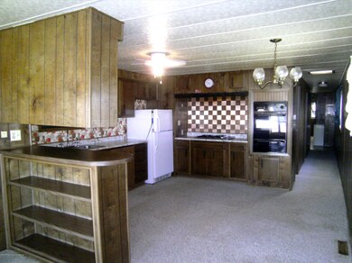 Kitchen / Dining Area