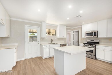 6634 N 53rd Ave, Glendale, AZ 85301 - photo 5