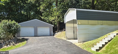 15215 Charmian Rd, Blue Ridge Summit, PA 17214 - photo 4