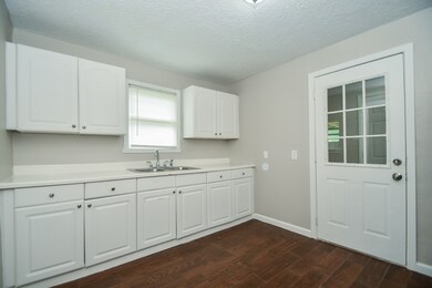 744 Lovers Ln, Houston, TX 77091 - photo 7