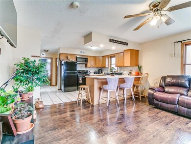 2246 Lyon St, Des Moines, IA 50317 - photo 5