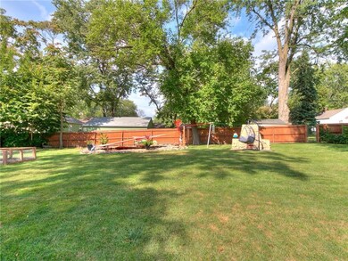 6119 Hickman Rd, Des Moines, IA 50322 - photo 5