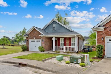 829 Falling Creek Ln, Fayetteville, NC 28304 - photo 2