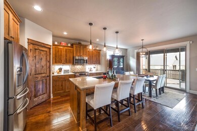 60418 Hedgewood Ln, Bend, OR 97702 - photo 4