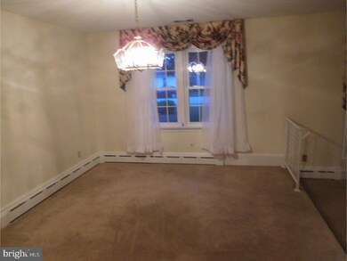 1021 York Ave, Lansdale, PA 19446 - photo 6