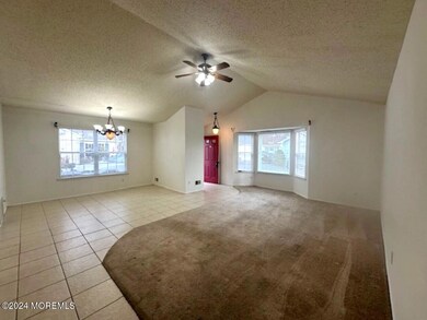 73 Farnworth Close unit 1000, Freehold, NJ 07728 - photo 6