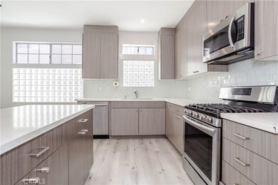 18347 Saticoy St unit 28, Reseda, CA 91335 - photo 3