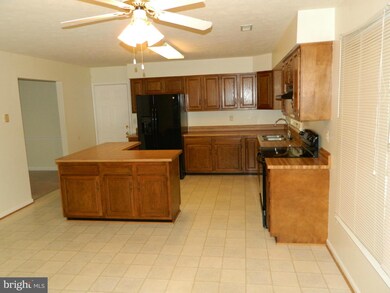 6702 Farmstead Ln, Fredericksburg, VA 22407 - photo 5