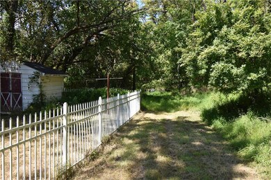 1718 Coal Yard Rd, Bethlehem, PA 18015 - photo 4