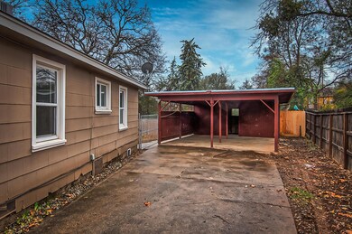 2490 Waldon St, Redding, CA 96001 - photo 4