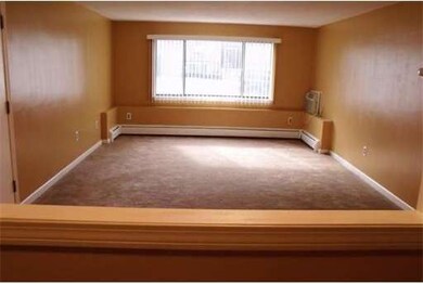 6 Hallmark Gardens unit 1, Burlington, MA 01803 - photo 4