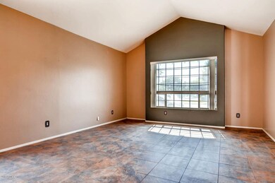 2547 S Jefferson Mesa AZ 85209-large-004