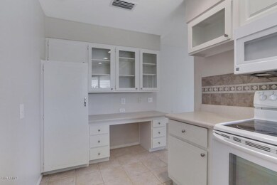 10709 W Wheatridge Dr, Sun City, AZ 85373 - photo 7