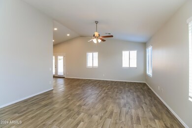 004-photo-living-room-10280657