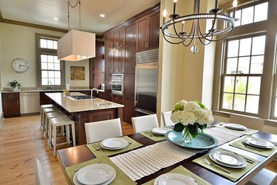 Kitchen & Dining