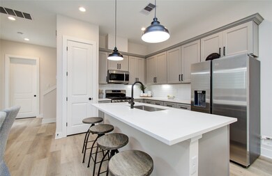 2628 W Tidwell Rd unit B, Houston, TX 77091 - photo 7