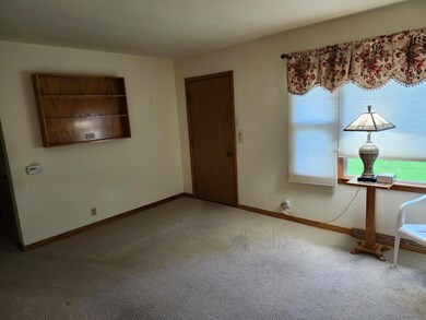 1319 W 7th St, Cedar Falls, IA 50613 - photo 7
