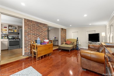 7941 N Charlesworth St, Dearborn Heights, MI 48127 - photo 5