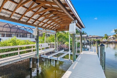 Covered Dock w/Electric Davits and Running Water