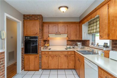 157 Mount Carmel Rd, Asheville, NC 28806 - photo 5