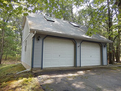 128 Gunstock Ln, Tafton, PA 18464 - photo 2