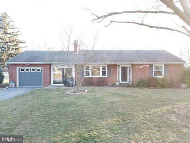 17531 Woodlawn Dr, Hagerstown, MD 21740 - photo 2