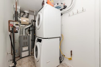 971 Viewpoint Dr, Lake In the Hills, IL 60156 - photo 7