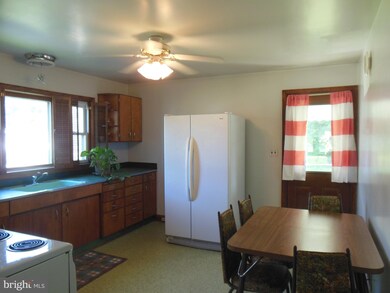 808 Myrth Ave, Essex, MD 21221 - photo 5