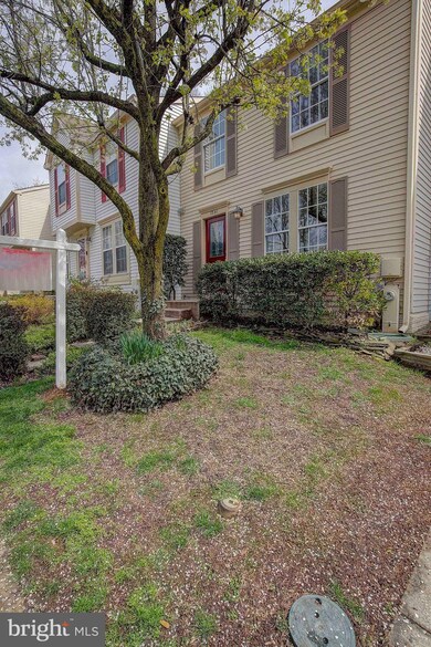 2541 Log Mill Ct, Crofton, MD 21114 - photo 4