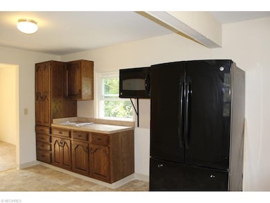 Refrigerator and microwave remain-
