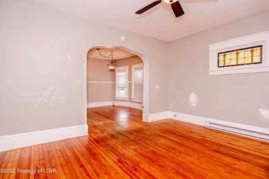 963 Scott St, Wilkes Barre, PA 18705 - photo 4