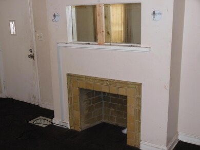 GAS FIREPLACE IN LIVING ROOM