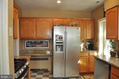 1256 Circle Dr, Halethorpe, MD 21227 - photo 6