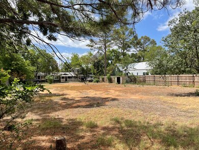 806 N Elm St unit 11R, Fredericksburg, TX 78624 - photo 2